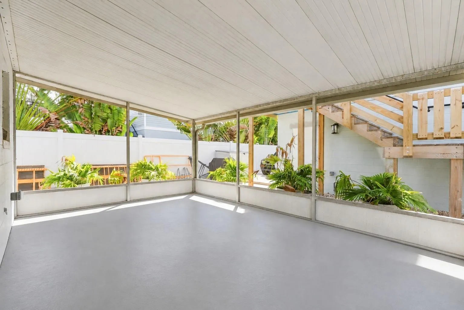 private screened patio