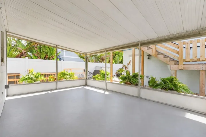 private screened patio