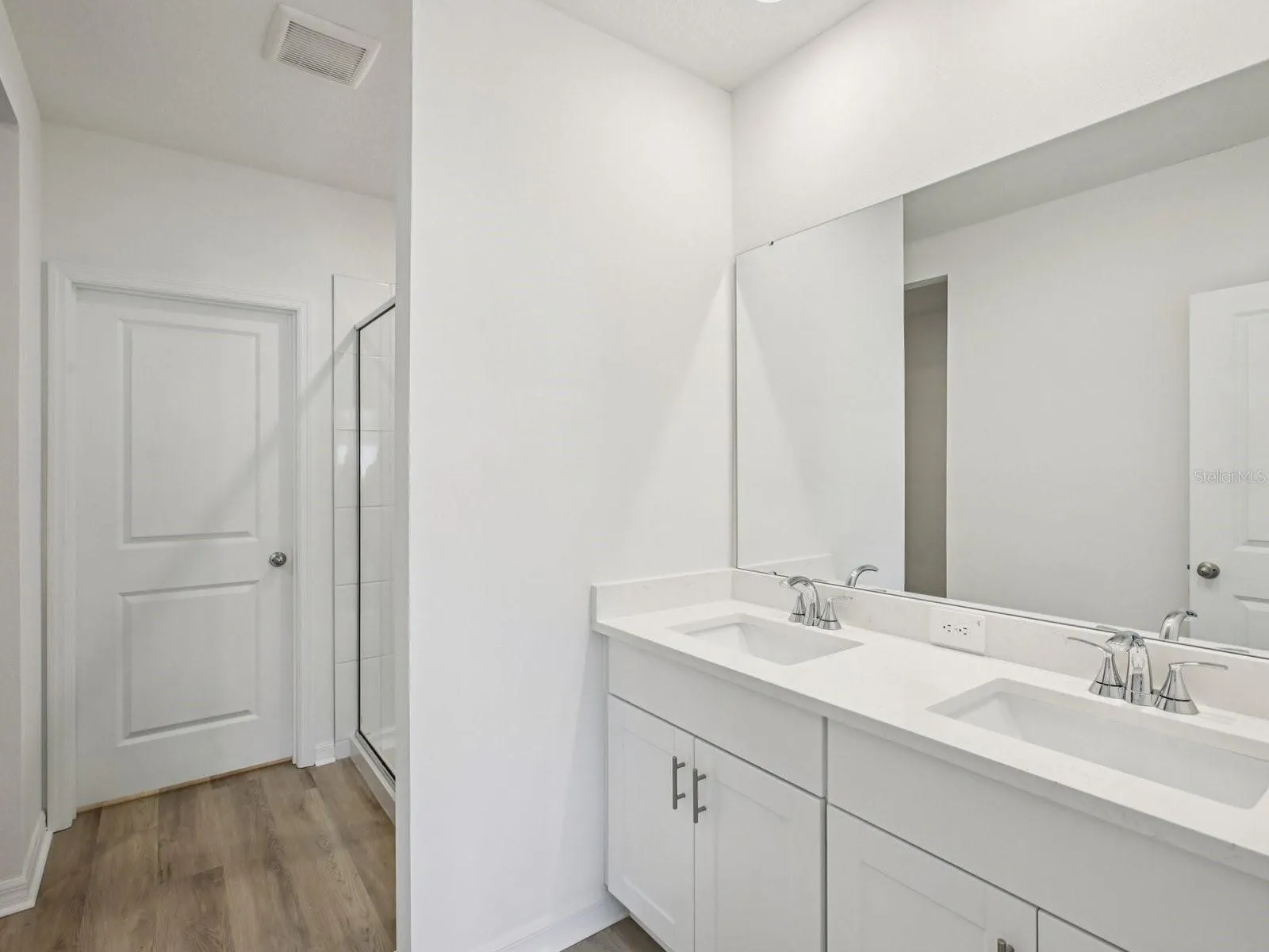 Photo is not of the actual home, but is an inspirational photo of builder’s model home and may depict options, furnishings, and/or decorator features that are not included