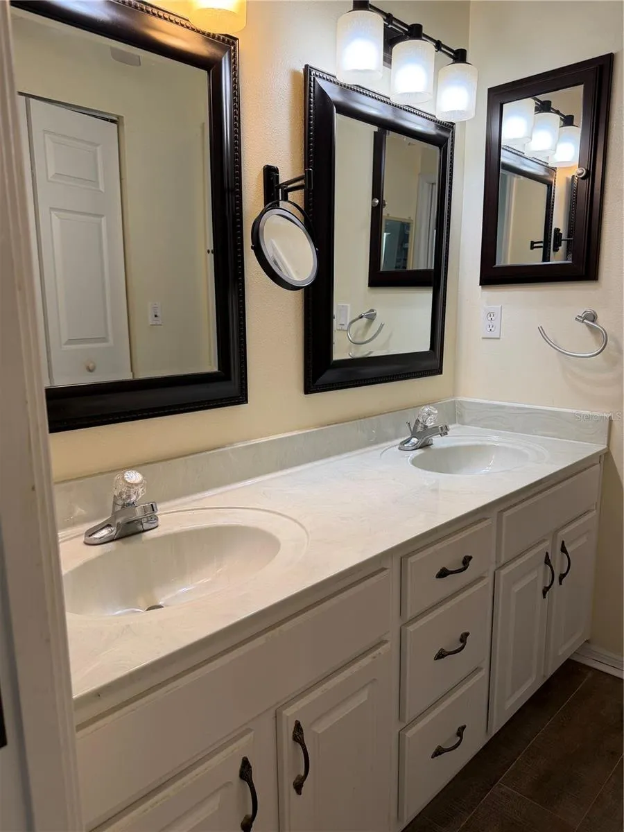 Dual Vanities Master