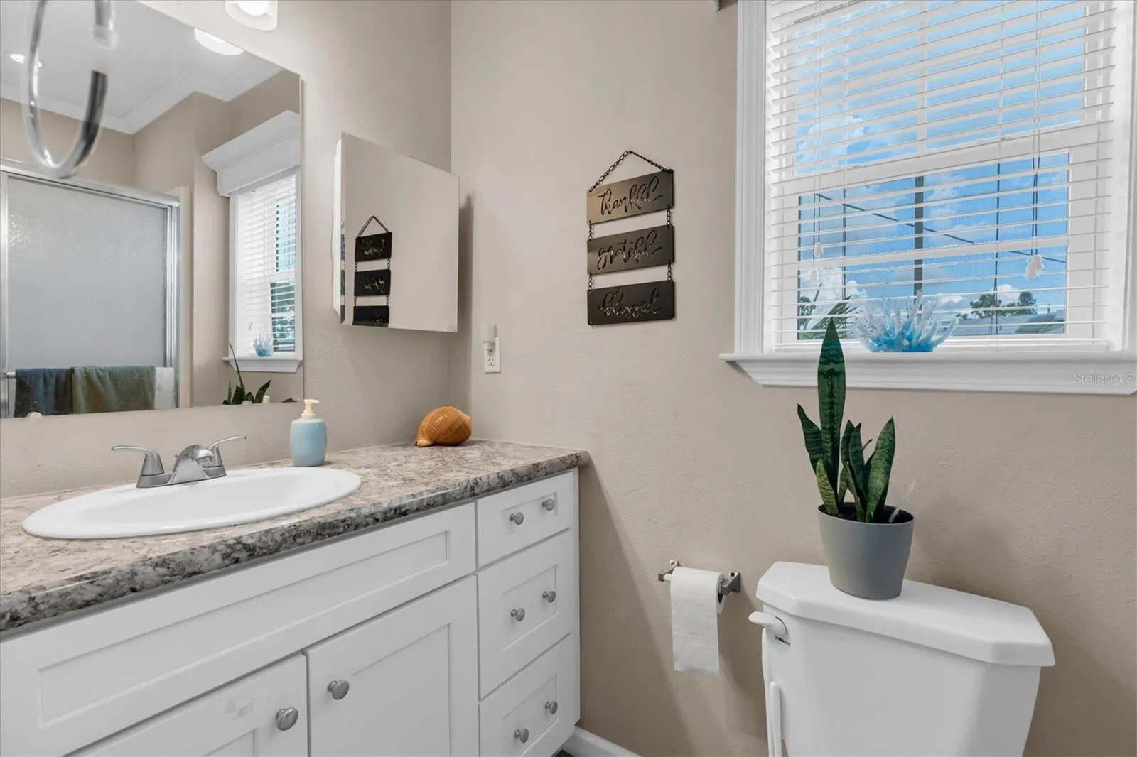 Great spaces and storage in the bathroom