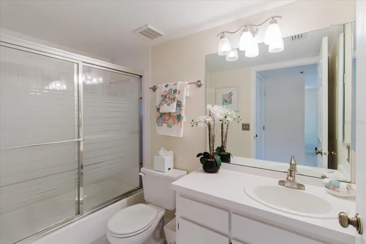 2nd Bathroom