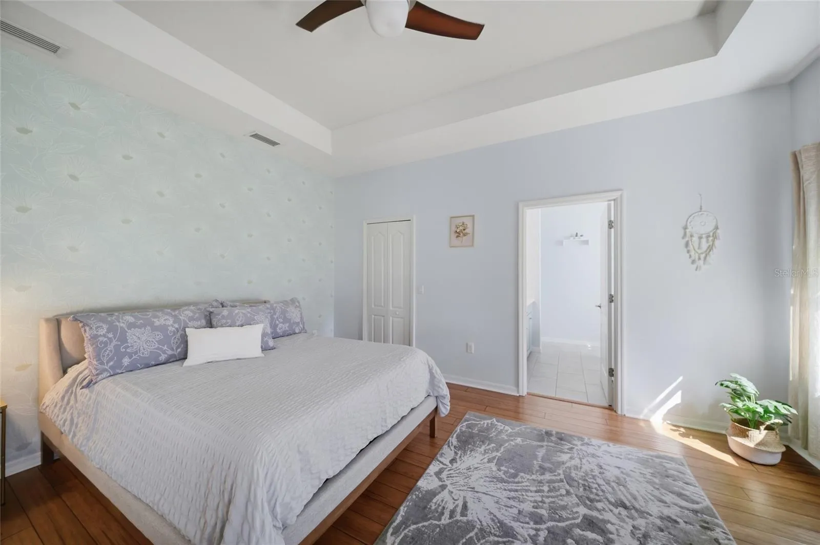 Primary suite