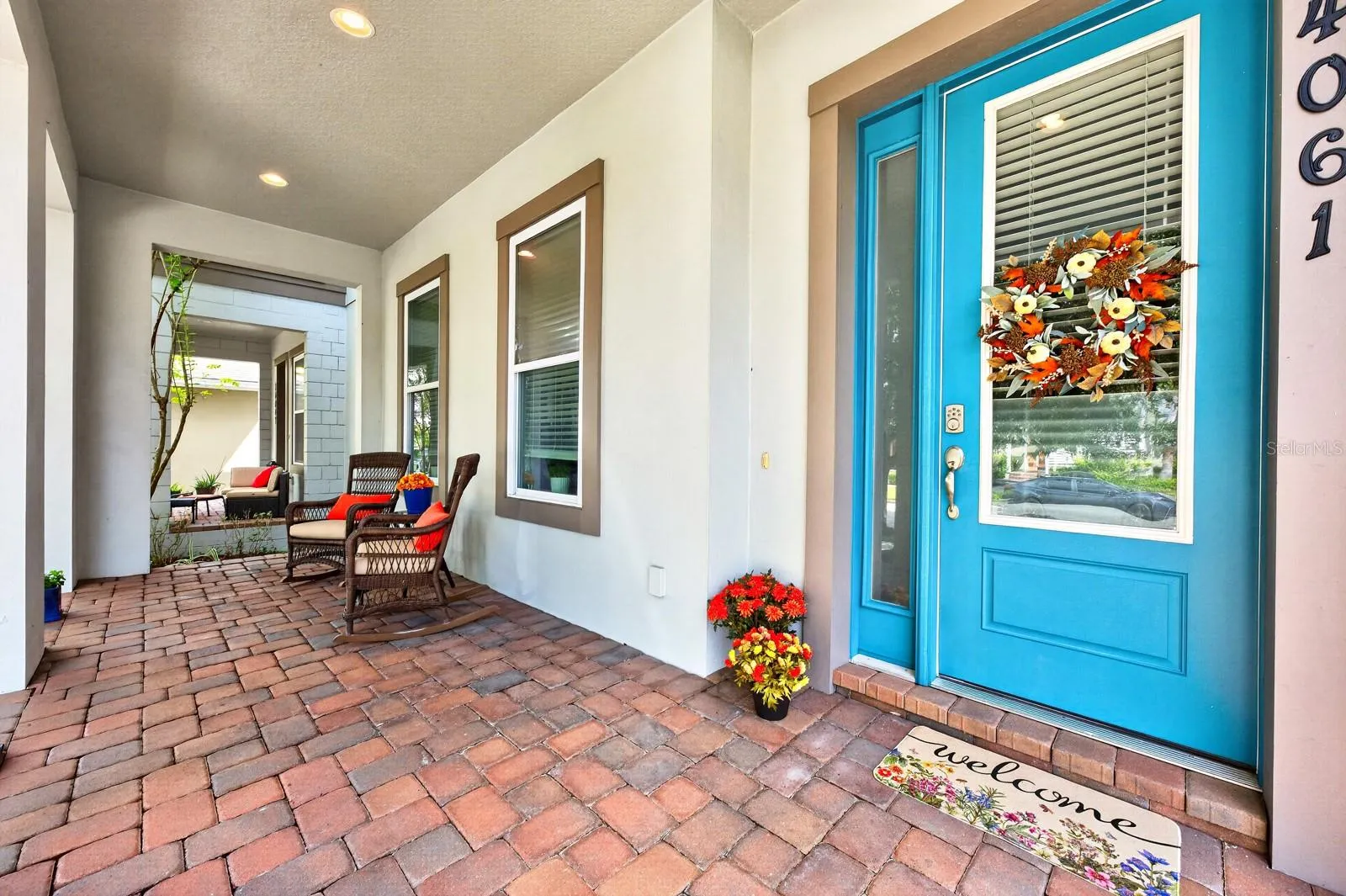 Charming covered front porch.