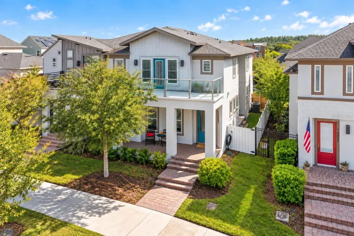 Low maintenance Lake Nona living with elevated style, flexible space and an unbeatable Laureate Park lifestyle! Virtually Staged.