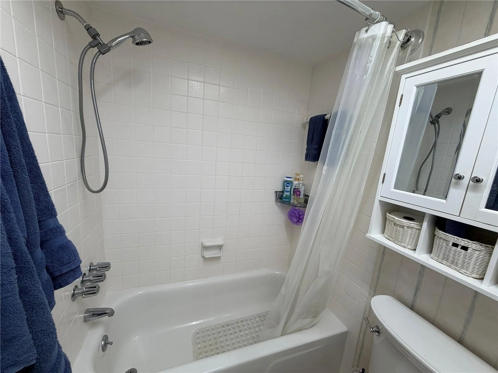 primary bath has tub/shower