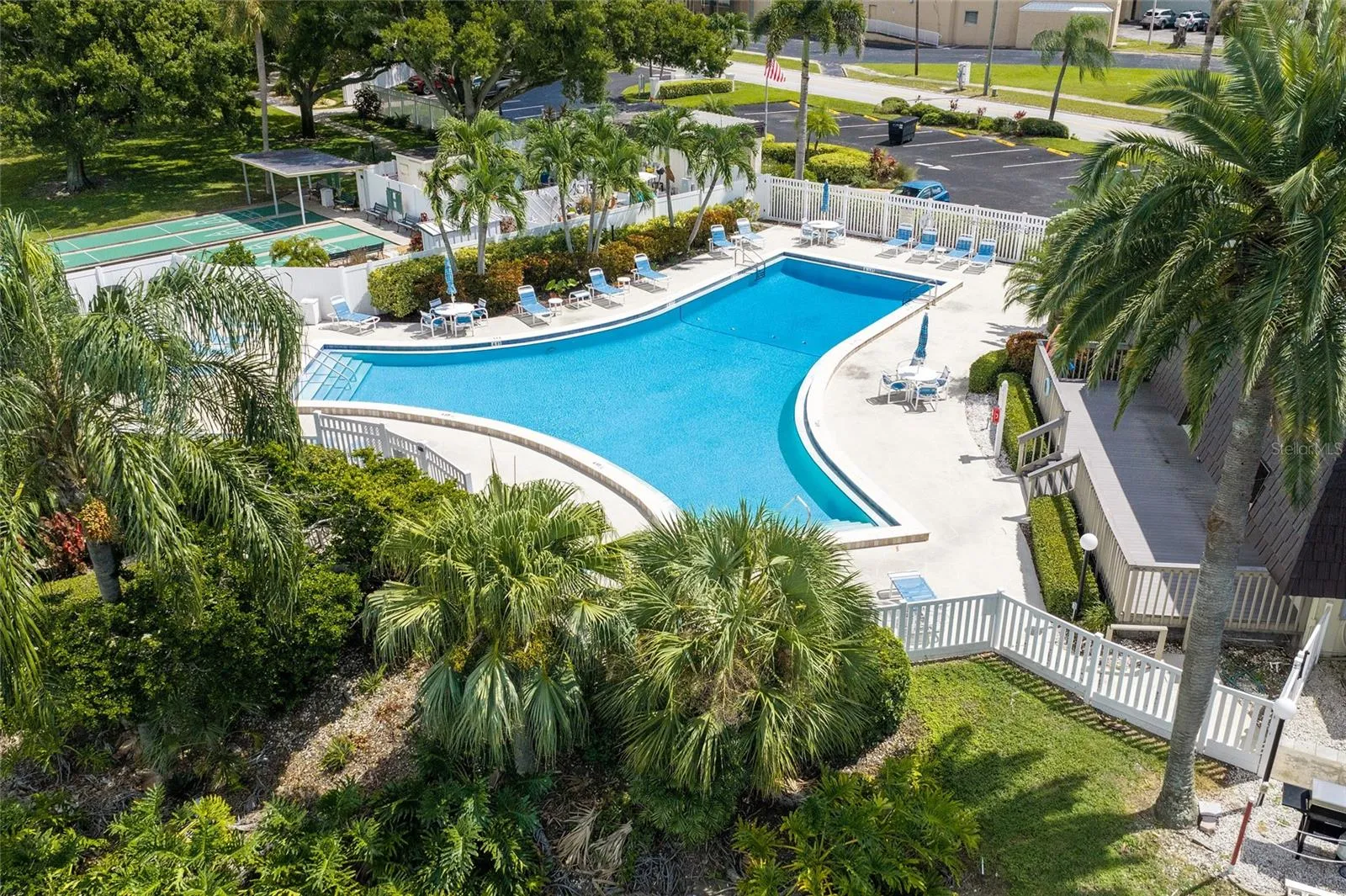 Main pool 1 of 3