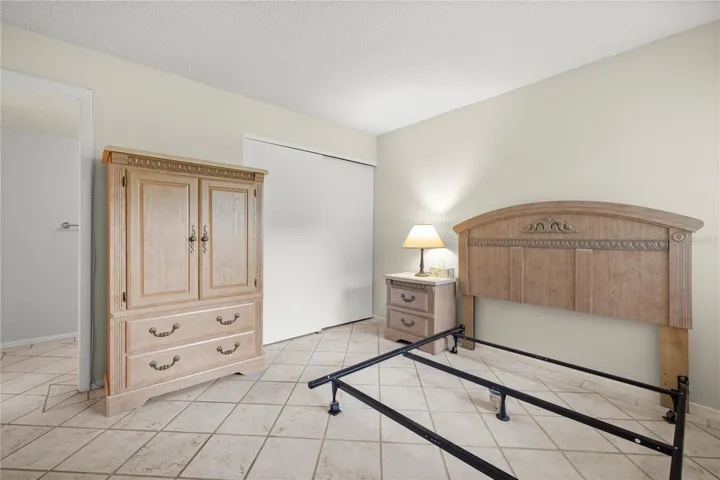 Guest bedroom