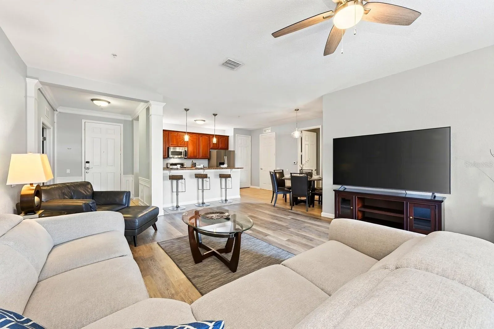 Open concept main living.