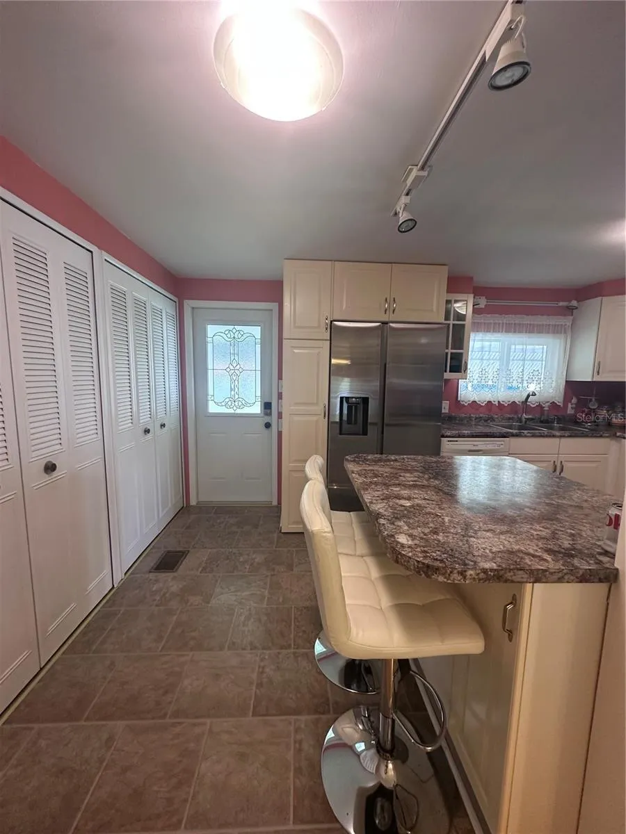 Counter top seating