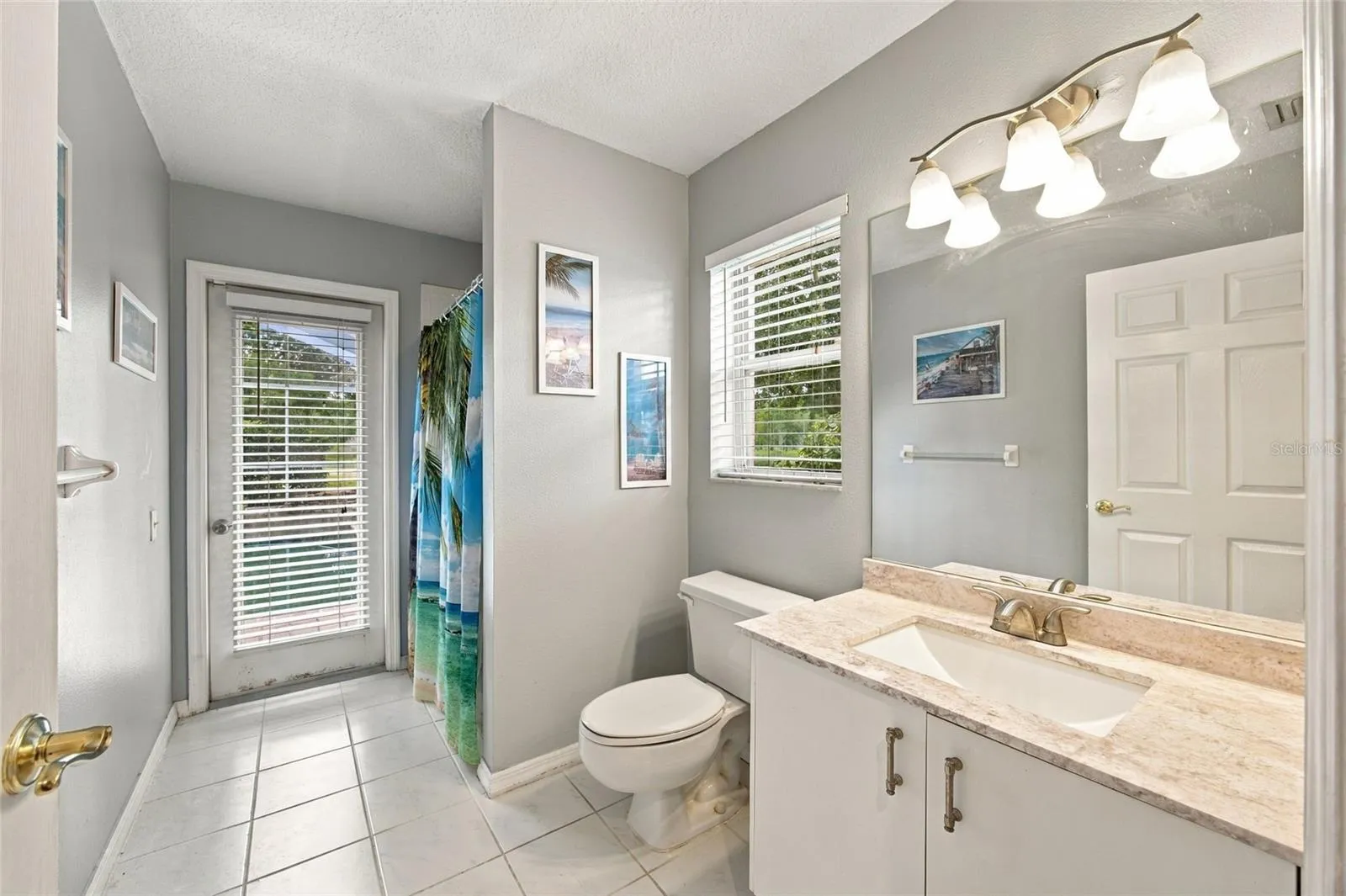 Back Bathroom with Pool access
