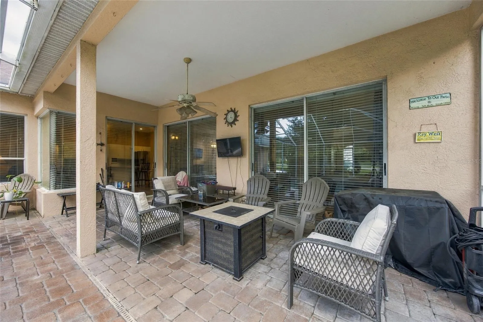 Covered Lanai Area
