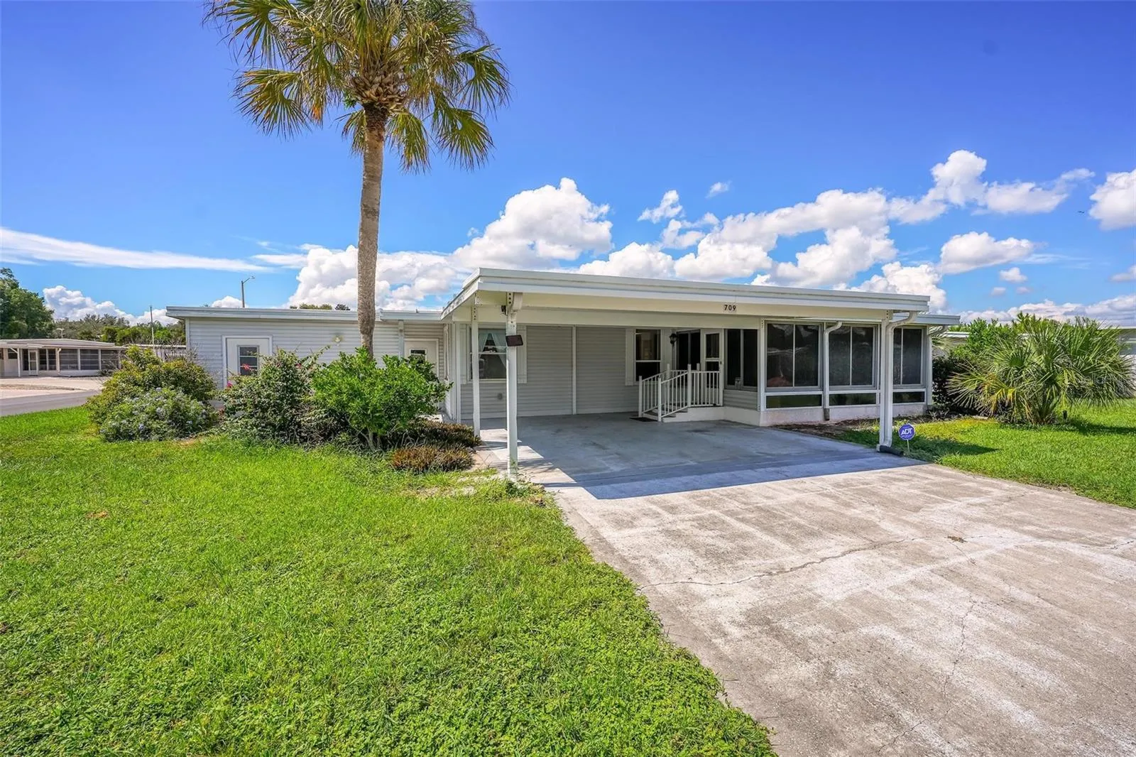 Oversized Driveway &amp; Double Carport