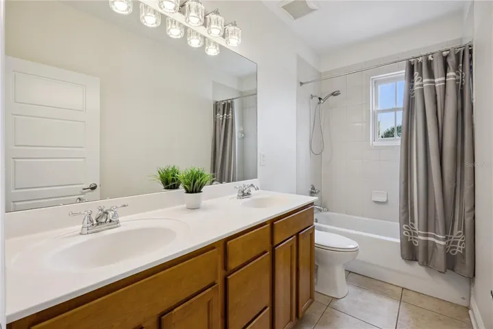 Guest bathroom upstairs