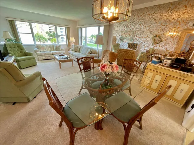 LIVING/DINING ROOMS