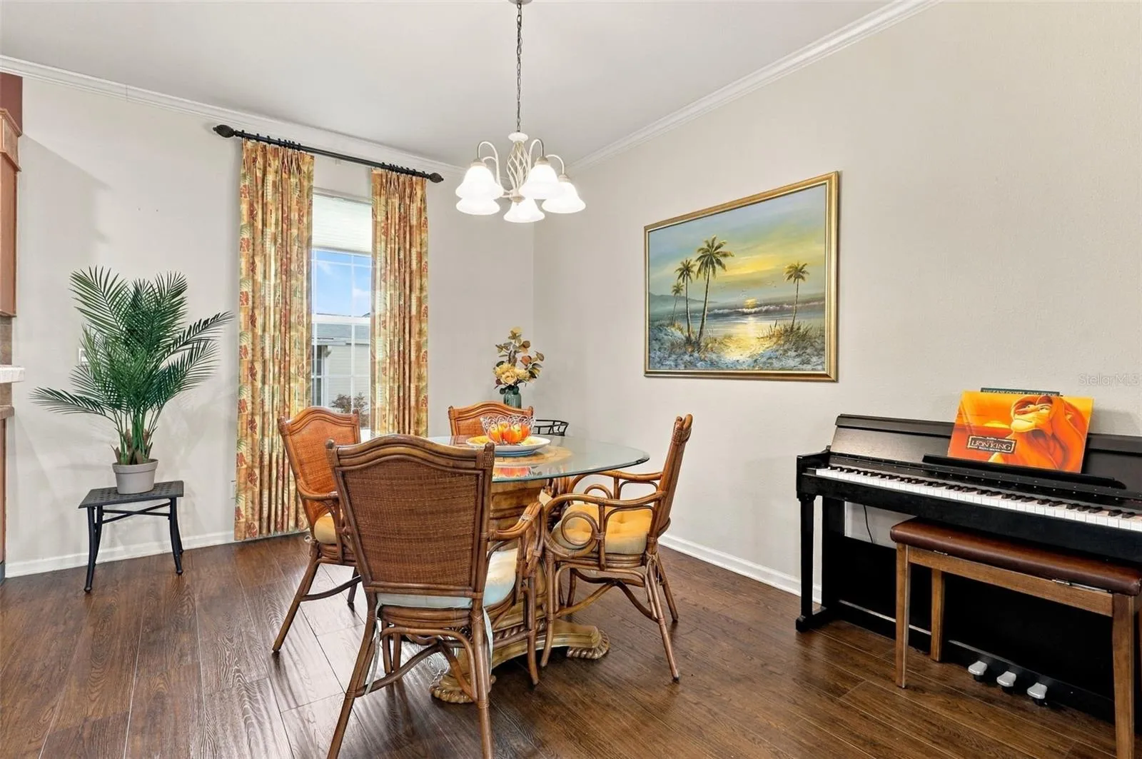 Dining area adjacent to kitchen.