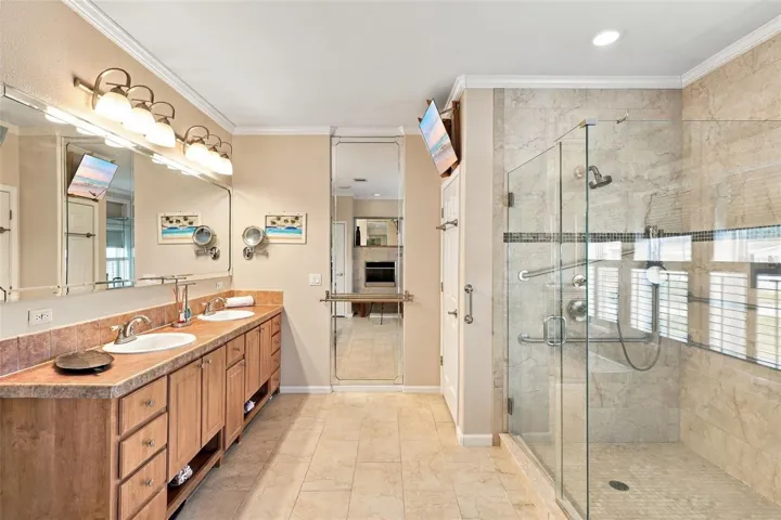 This ensuite bath has been completely renovated.