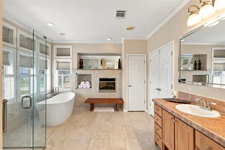 This ensuite bath is amazing!