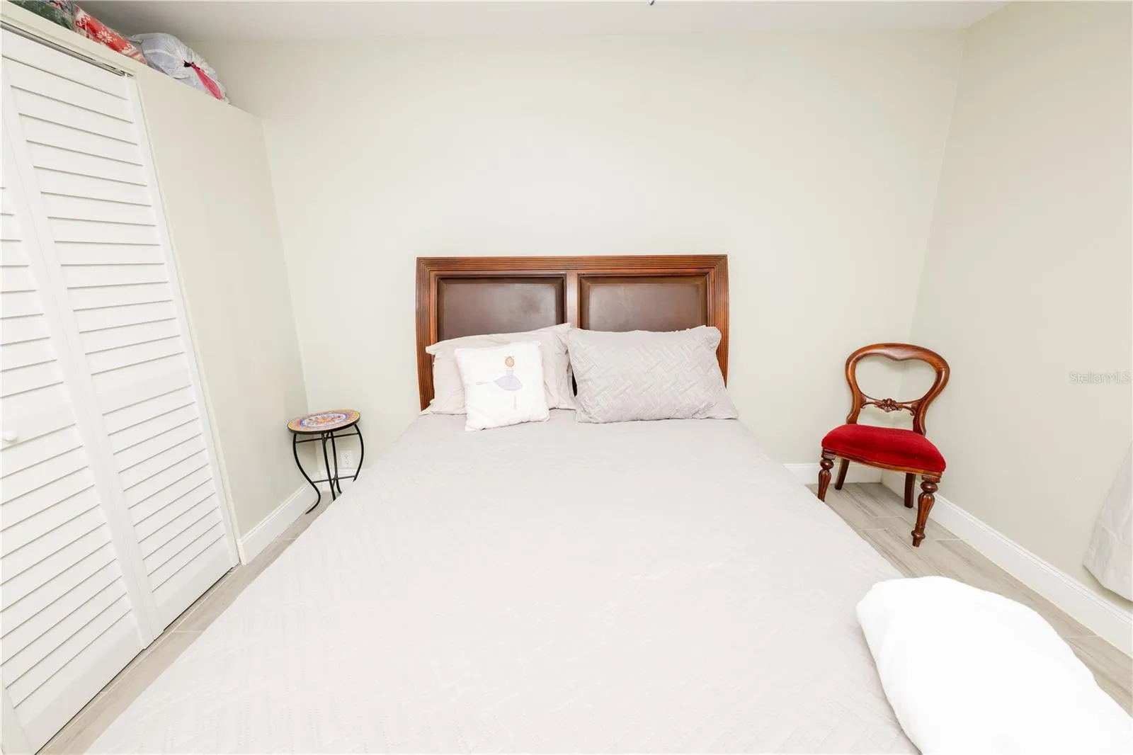 Guest bedroom