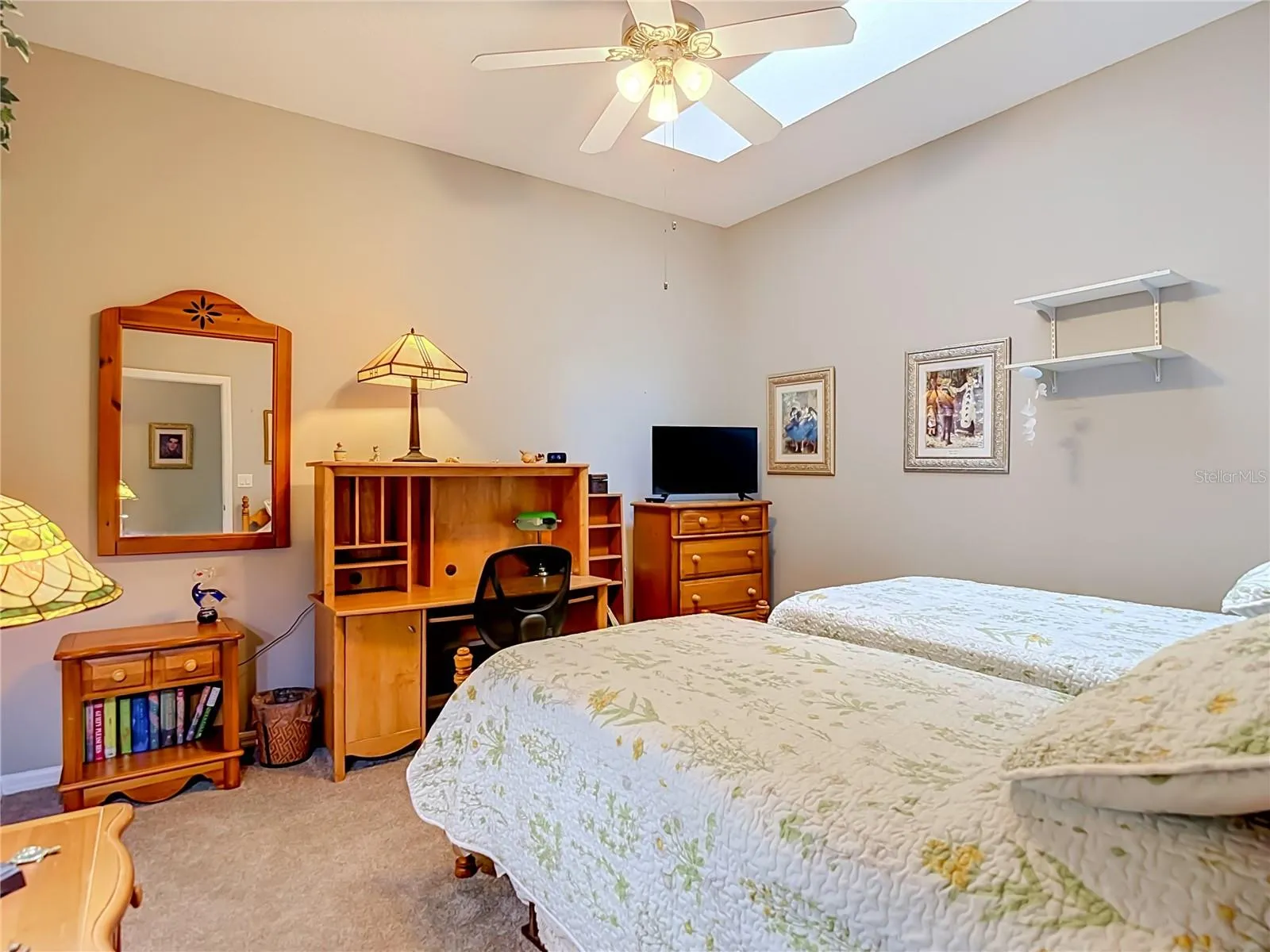 Guest room ? Study? This area could have multiple uses and is approxiamately 12'x14' in size.