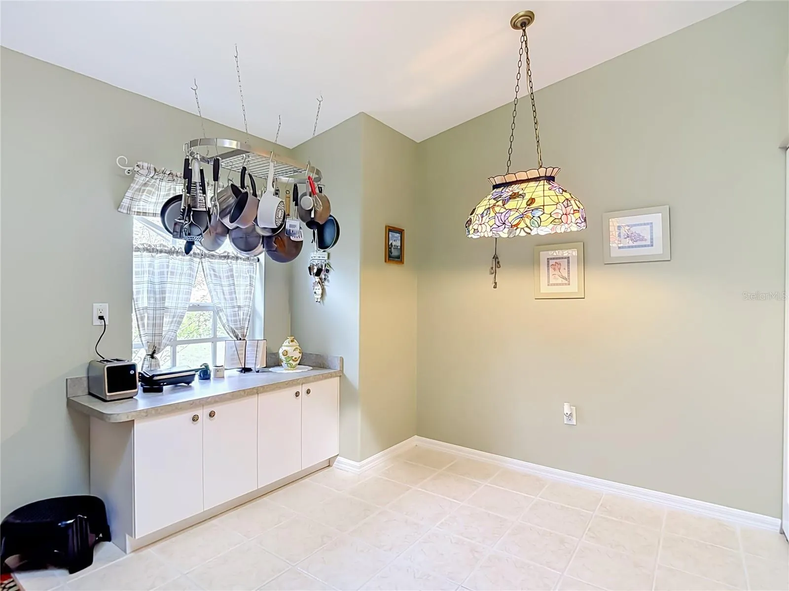 Additional kitchen space. Put your imagination to work.