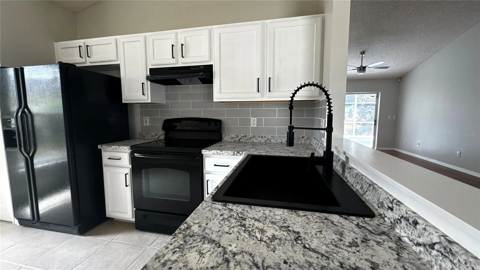 Kitchen With Breakfast Bar