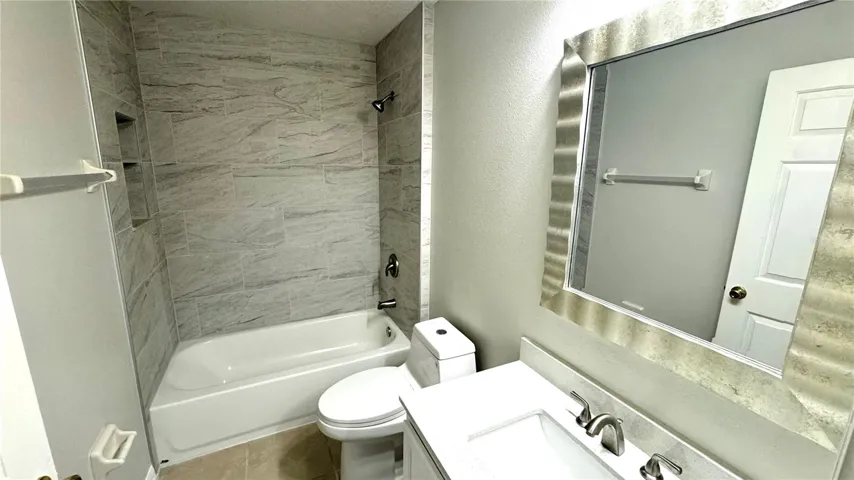 2nd Bathroom