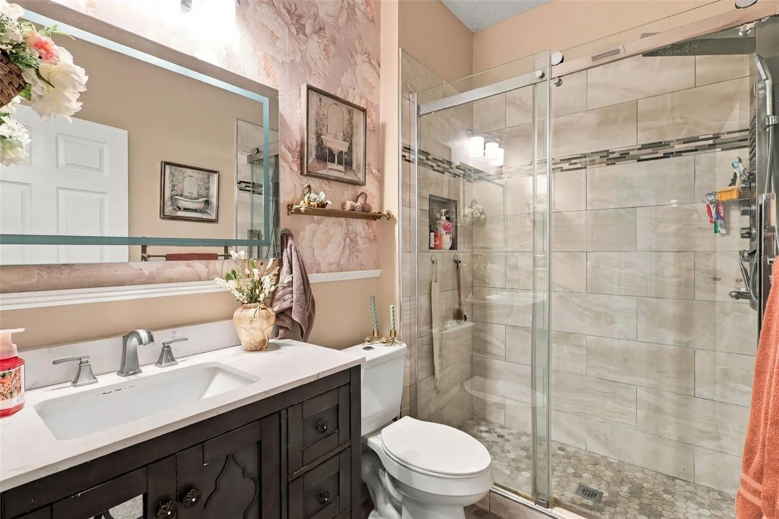 The guest bathroom was beautifully  updated in 2020.