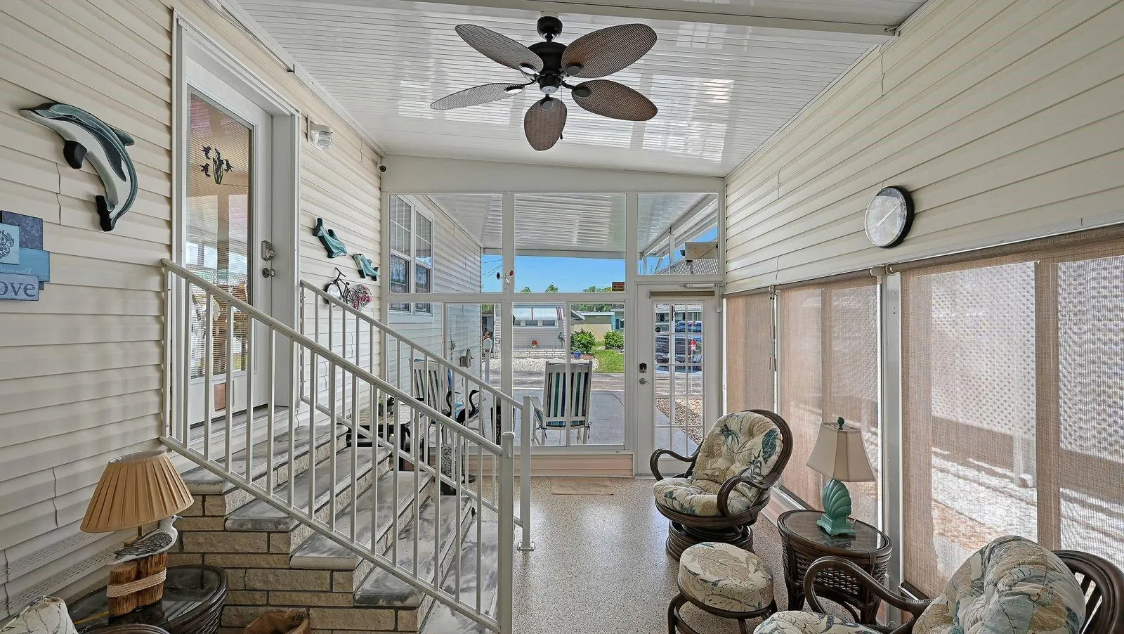 Glassed in Lanai~Sunroom
