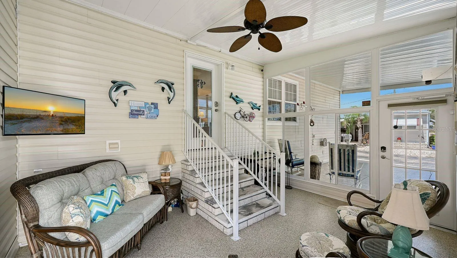Lanai~Sunroom