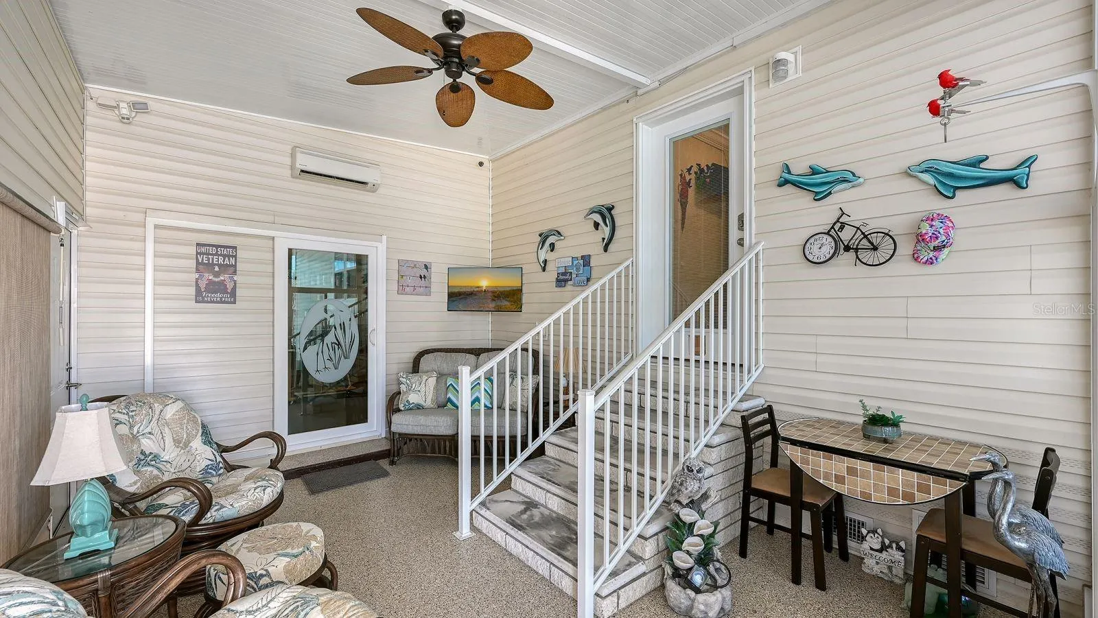 Lanai~Sunroom