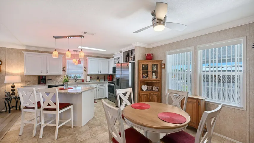 Dining & Kitchen