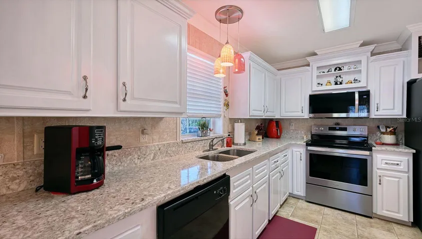Very Spacious Kitchen