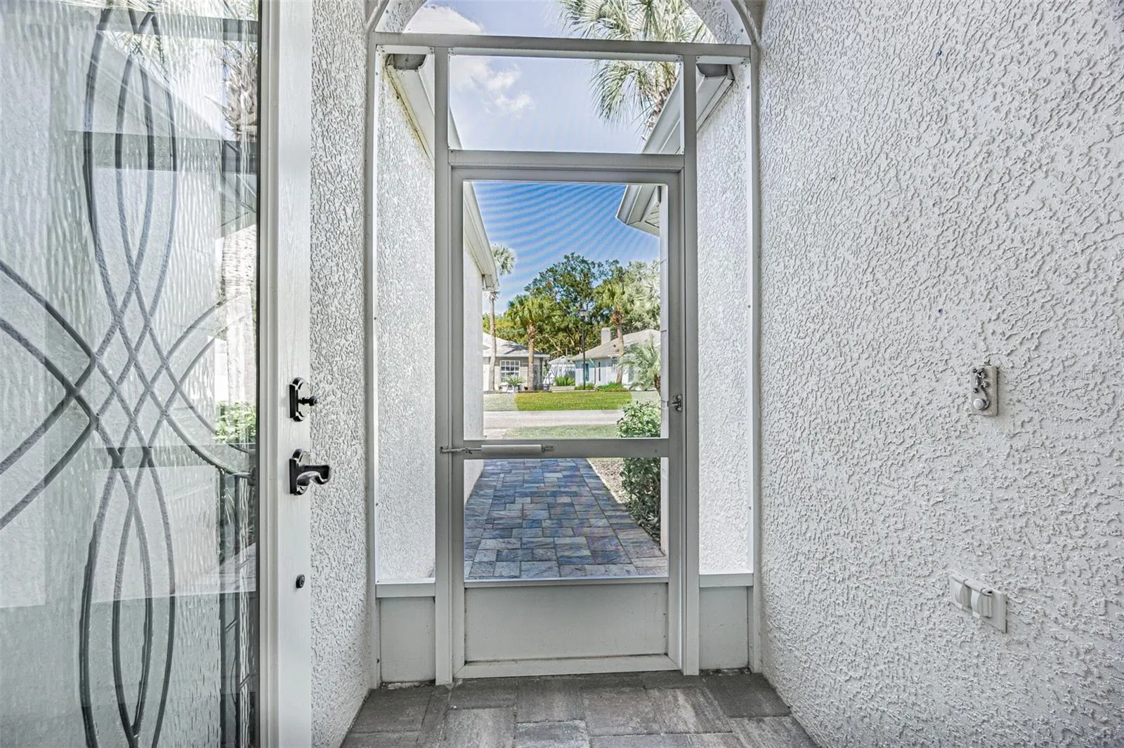 Screened front entry for cross breezes!