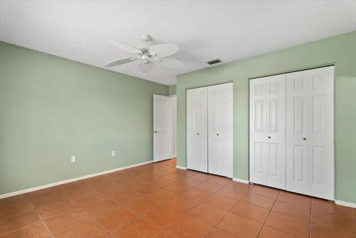 Spacious 2nd bedroom