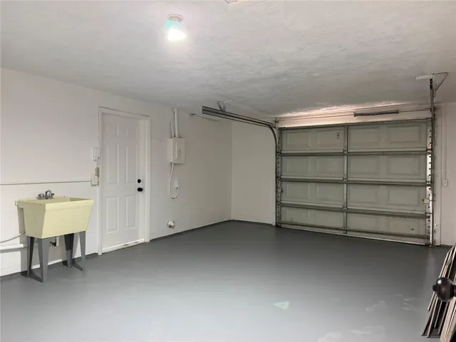 One-Car Garage