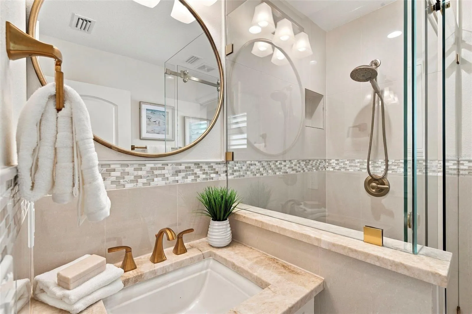 FULL Bathroom in Center Hall near Bedroom #3