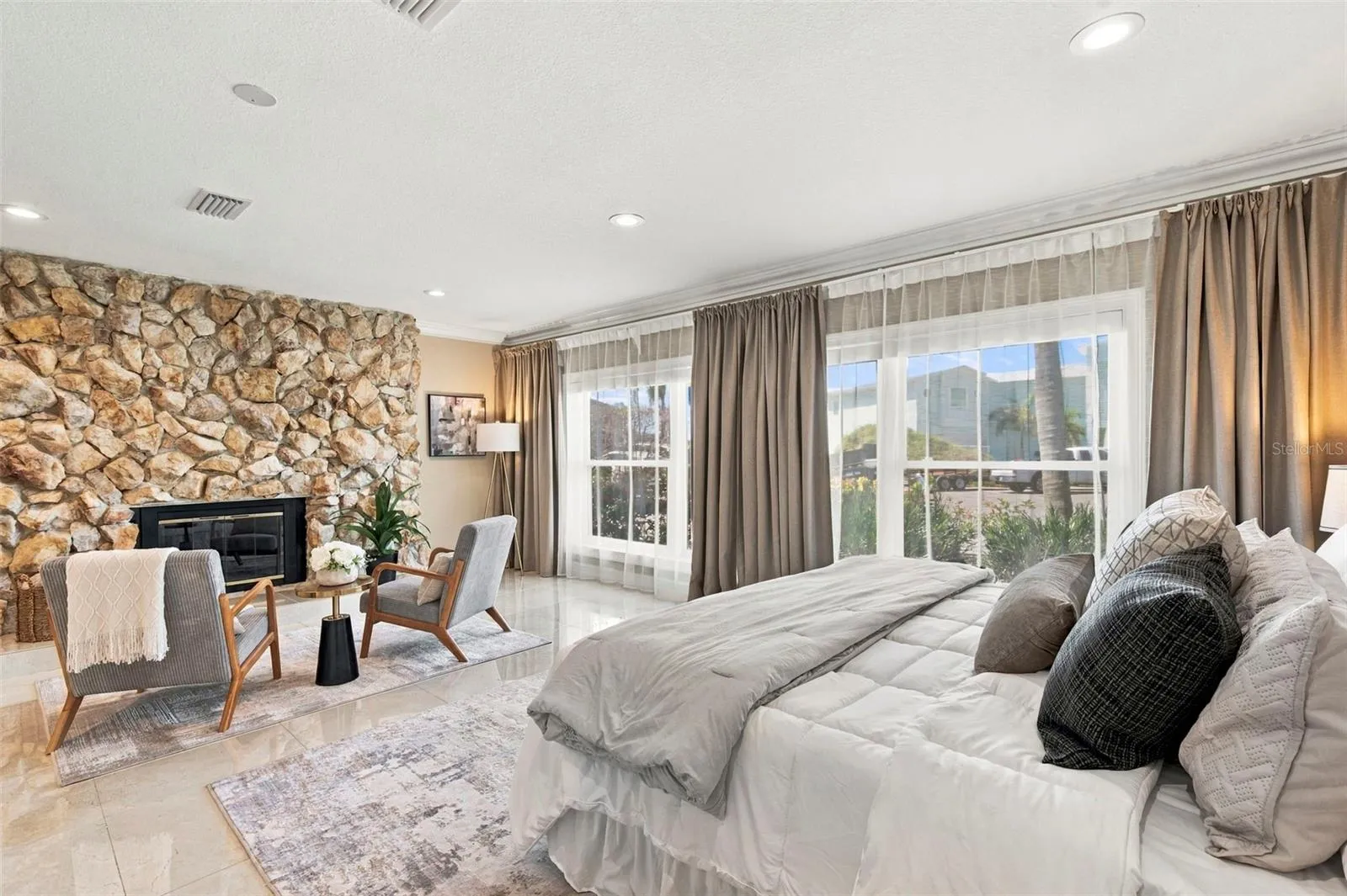 Large Next Gen / MIL Suite/ Sep Entrance / Full Walkin Closet and Bathroom