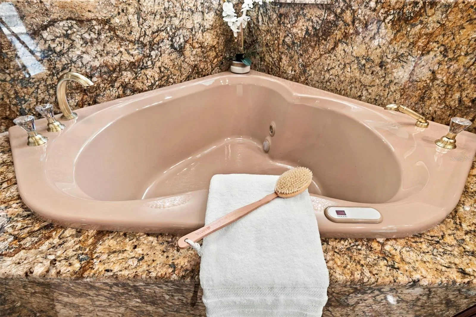 Garden Soaking Tub for Two