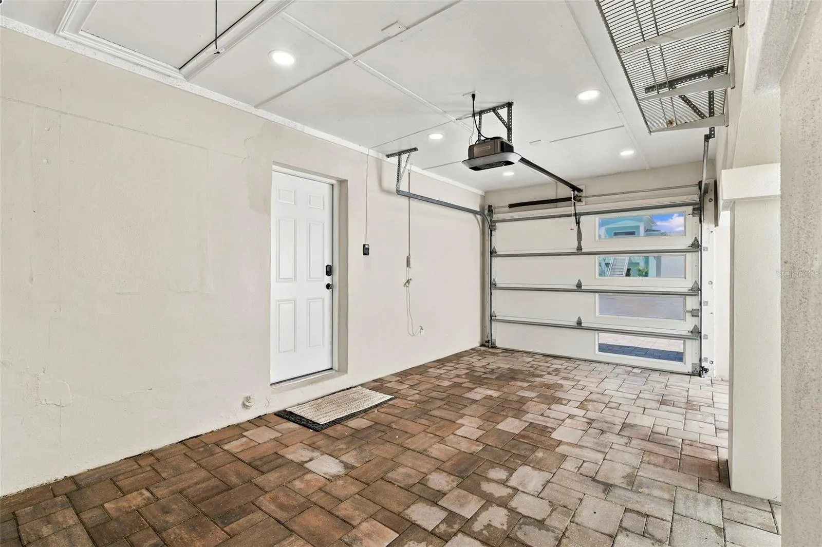 Second garage - direct access to the NEXT GEN SUITE