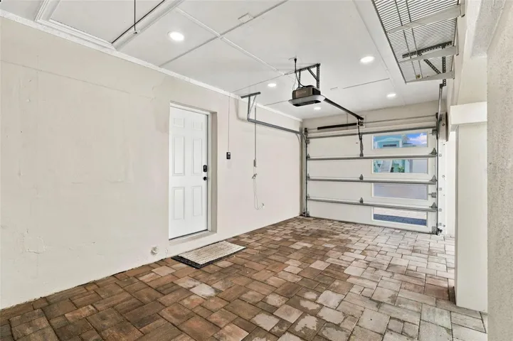 Second garage - direct access to the NEXT GEN SUITE
