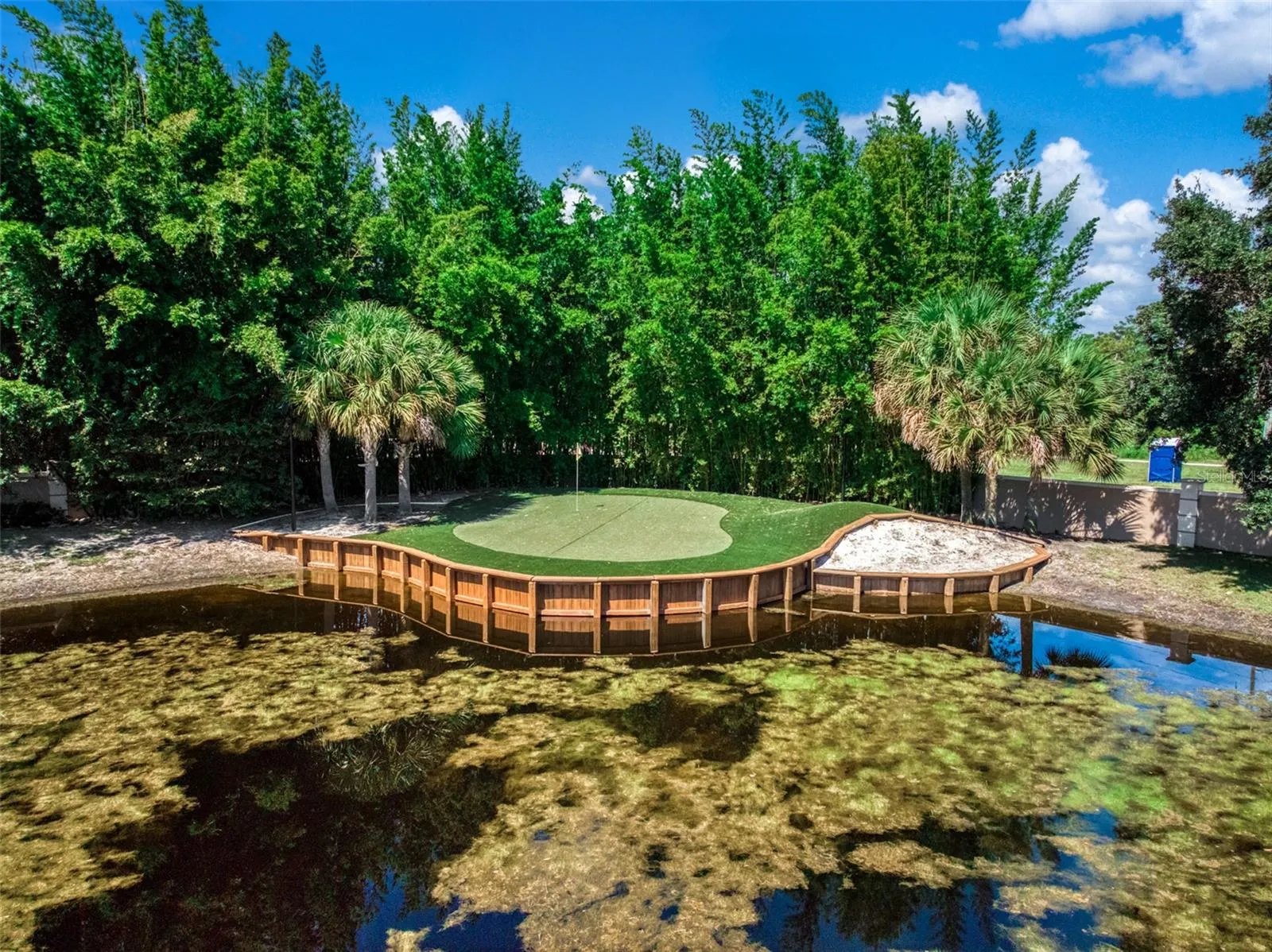 Magnolia Golf Villas chipping green