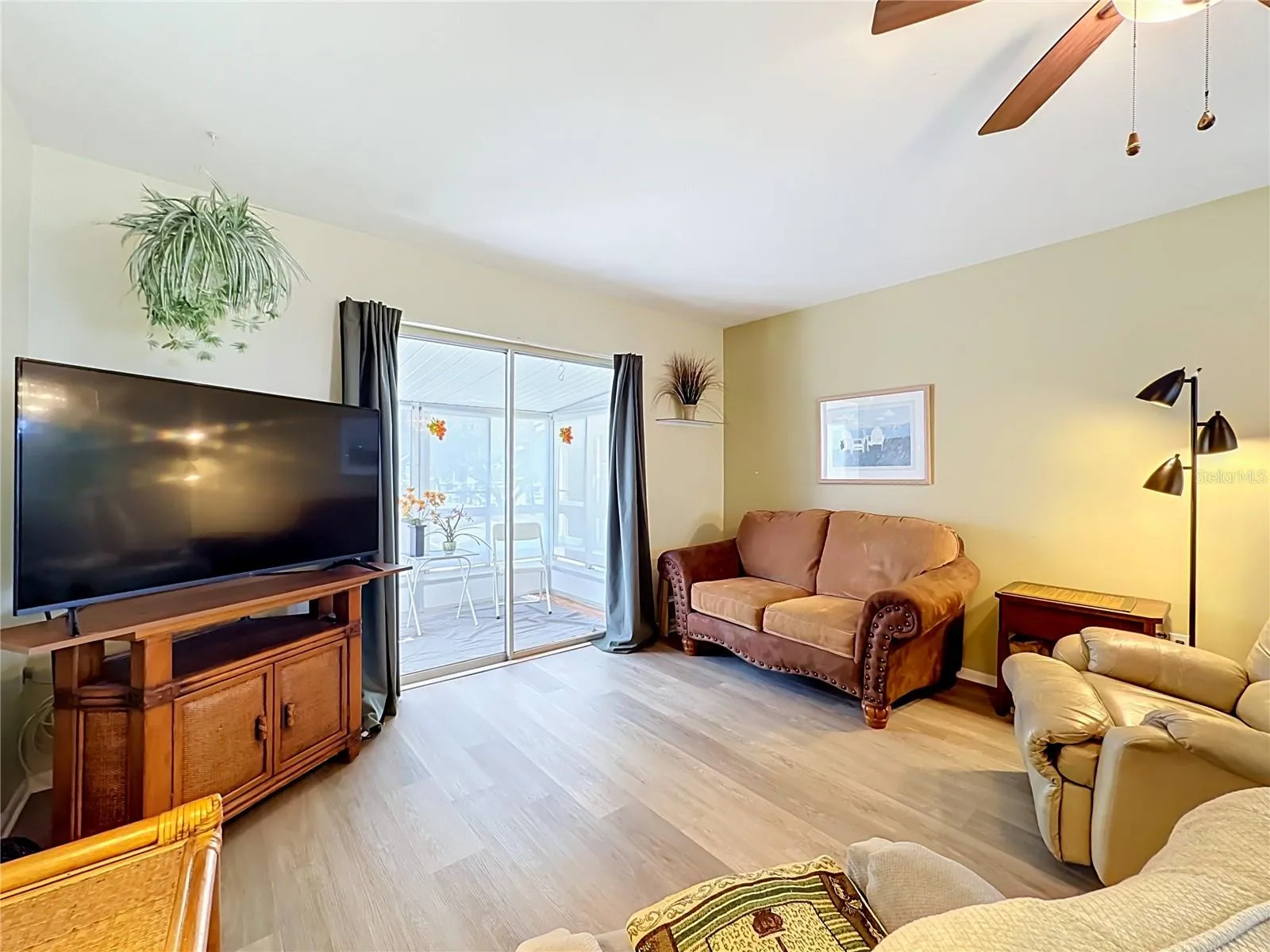 Light and Bright Living Room