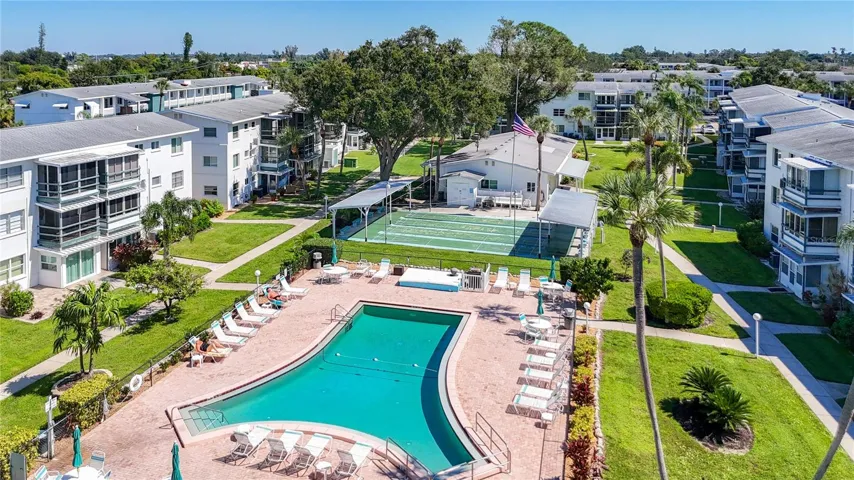 Heated Pool All Winter