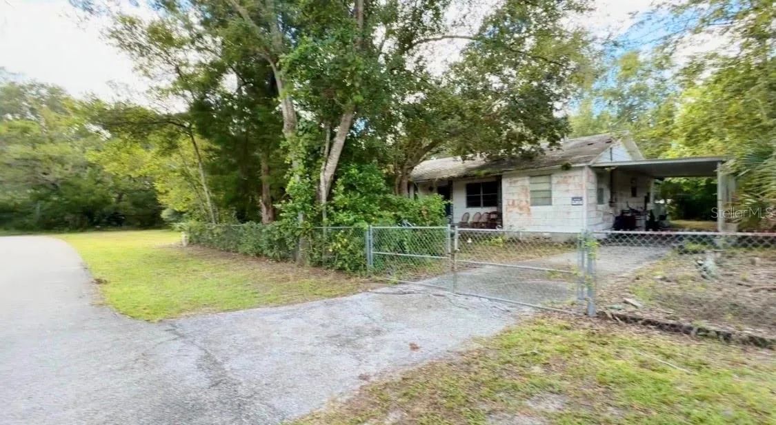 Street View of 6464 Arbutus lot