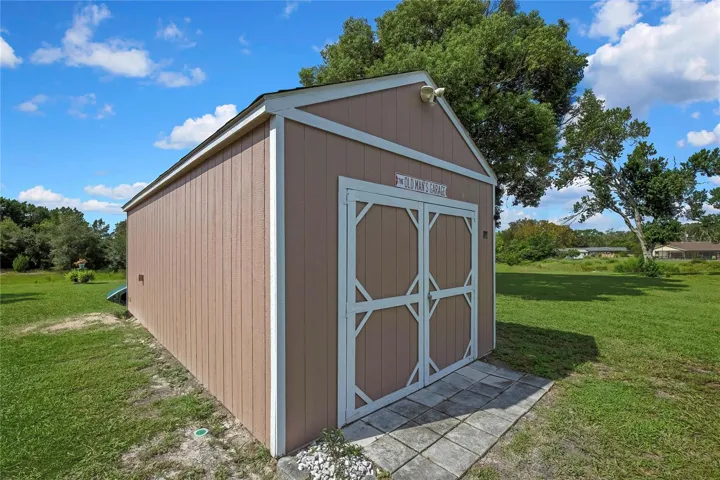 Shed with electric!
