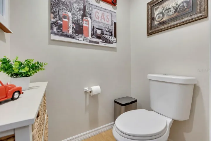 1/2 Bath
