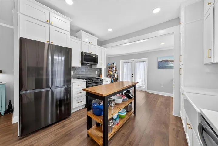 Kitchen 16'x15'