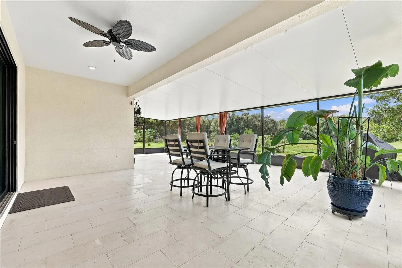 Extended Lanai - Tiled &amp; Screened - with Beautiful Nature View