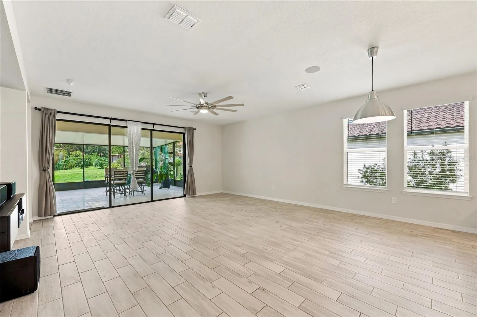 Living / Dining Room Combo